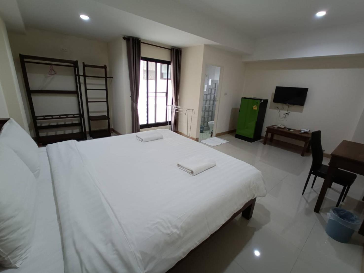 Canary House Rachawong คานารี่ เฮ้าส์ ราชวงศ์ Chiang Mai Exteriör bild